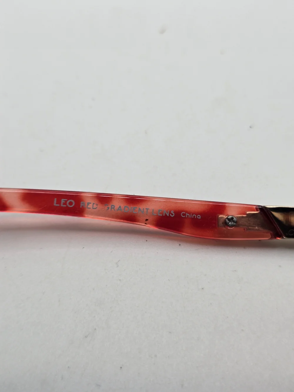 Rainbow Optx Leo Gold Frame Men’s Sunglasses with Red Gradient Lenses